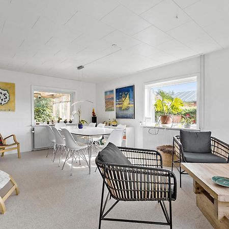 לינה וארוחת בוקר Vestervig Logi I Hus Med Kunst Og Have מראה חיצוני תמונה